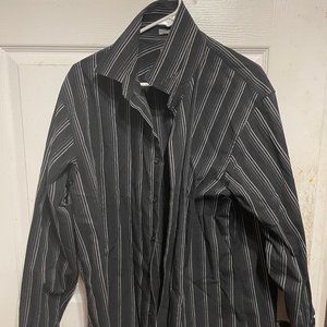 Men's long sleeved button shirt